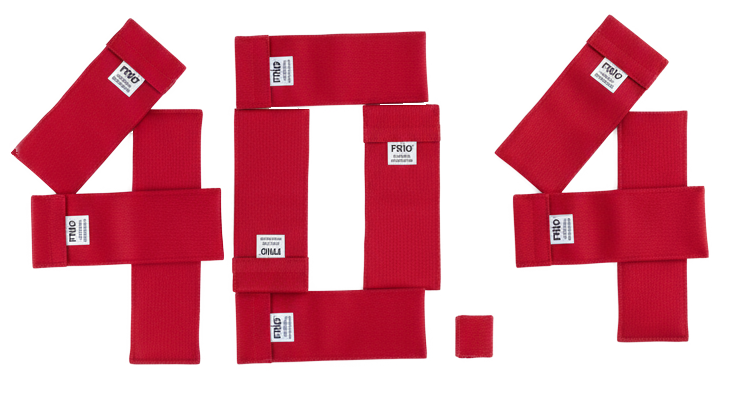 napis 404 zbudowany z czerwonych etui frio